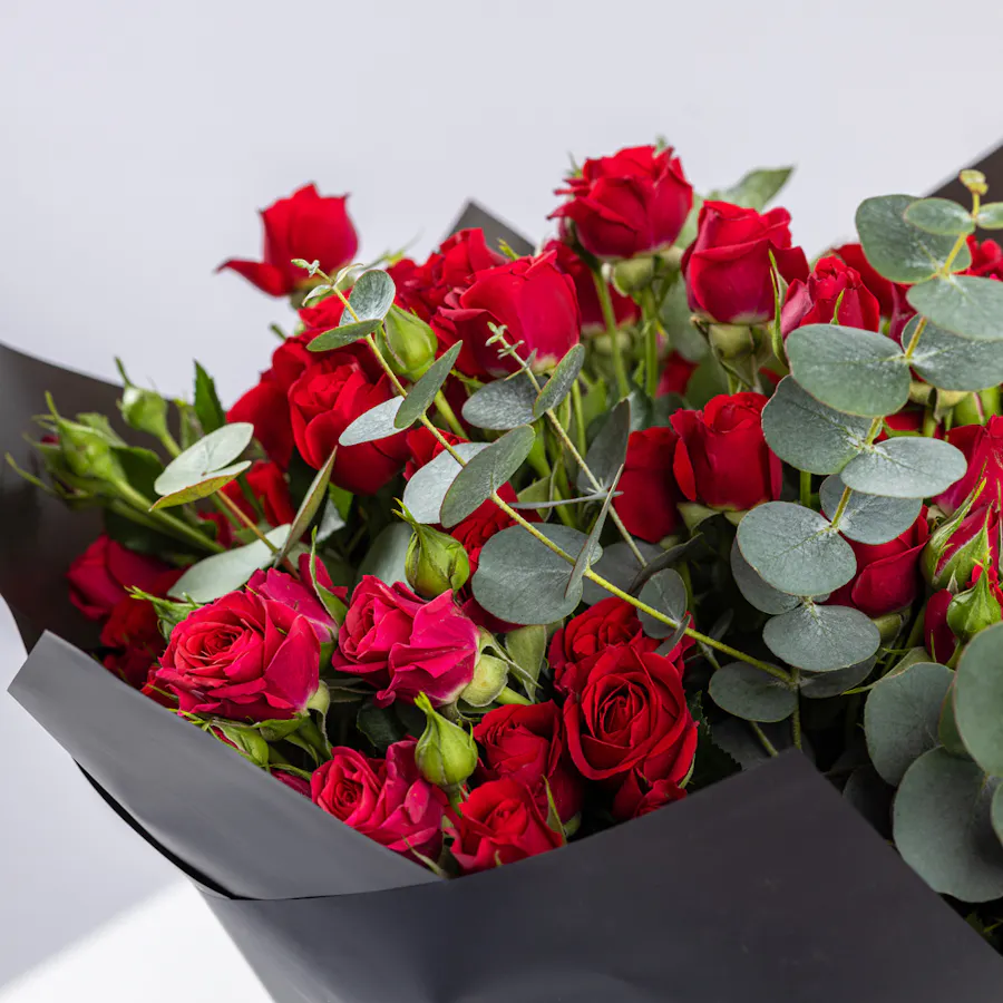 Enchanting Elegance Rose Bouquet 4