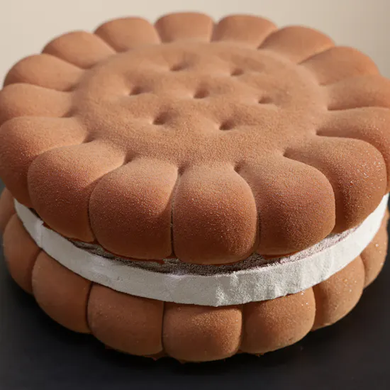 Dinara Kasko Lotus Cake