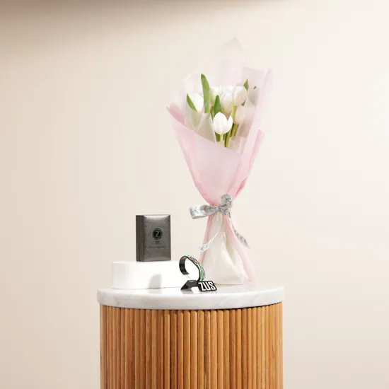 Zus Silky Couples Bracelets | White Tulips