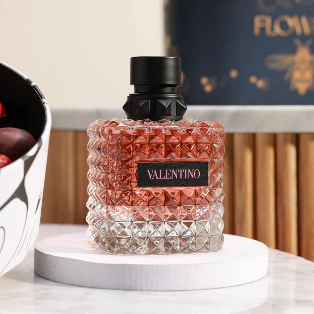 Buy and send Valentino Donna Born in Roma EDP | Sweetzerland