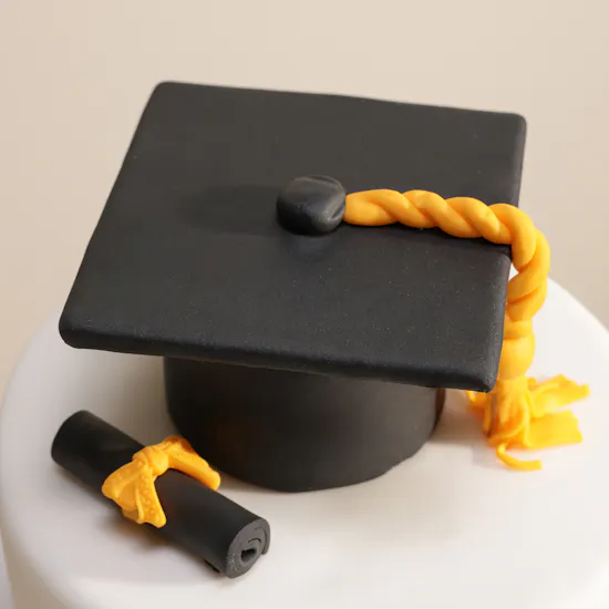 كيك التهنئة بالتخرج 2026 من فلاورد