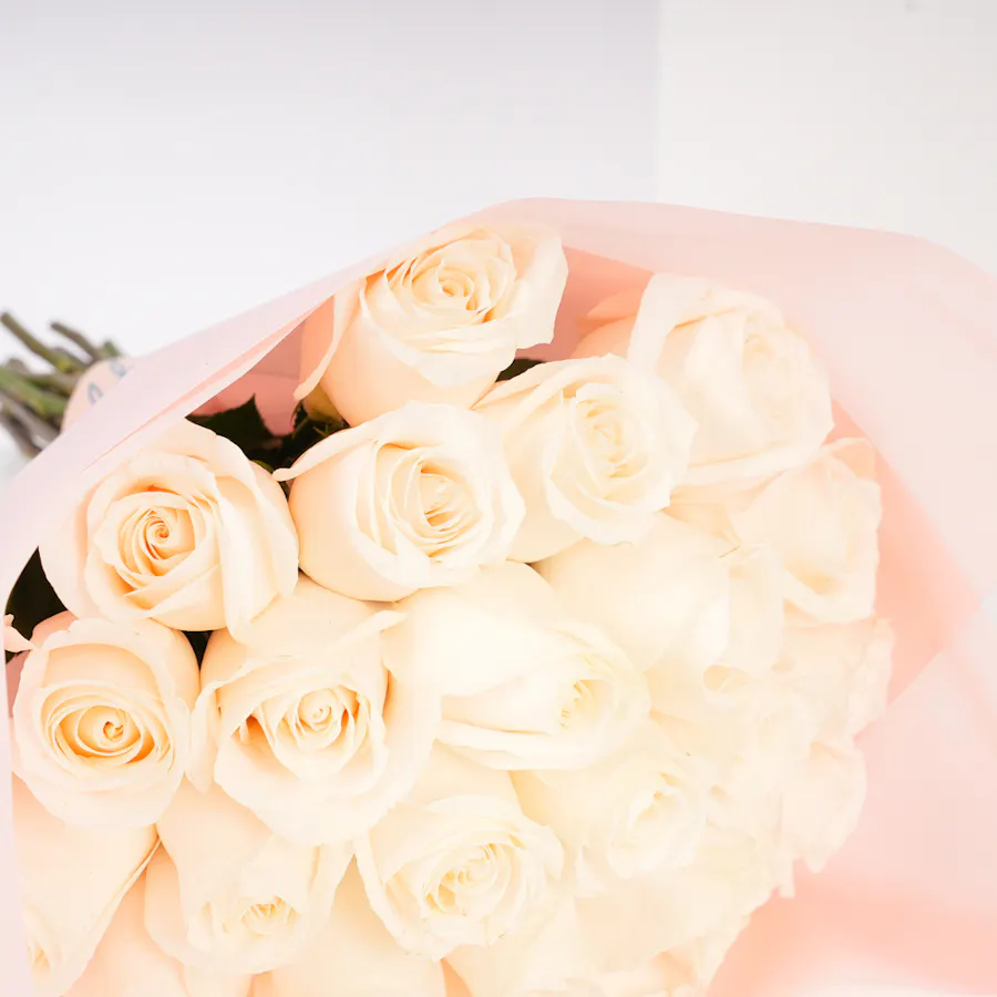 Chunk Salted Caramel Small Cake | Roses Bouquet  2
