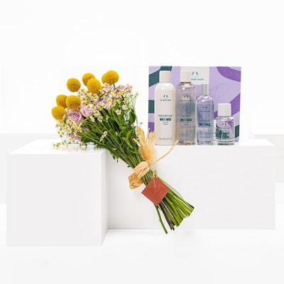 Floral & Fearless White Musk Big Gift Box - The body shop 