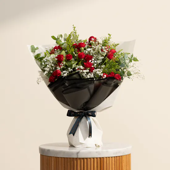 Classic Romantic Flowers Bouquet