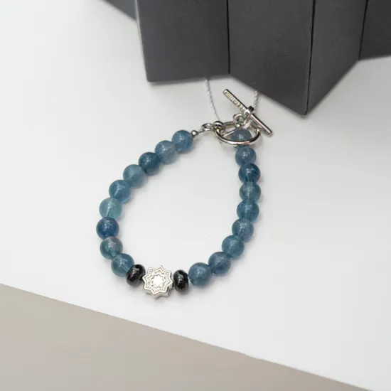 Tasneem Eshki Grace Bracelet | 30 White Roses Bouquet
