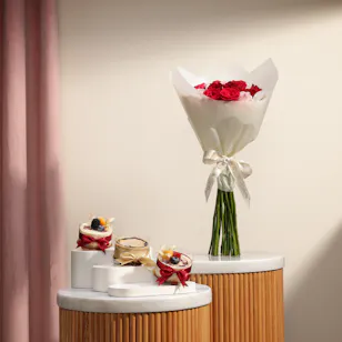 Cheese Cloud Mix Flavors Cheesecake | Chic Flowers Bouquet