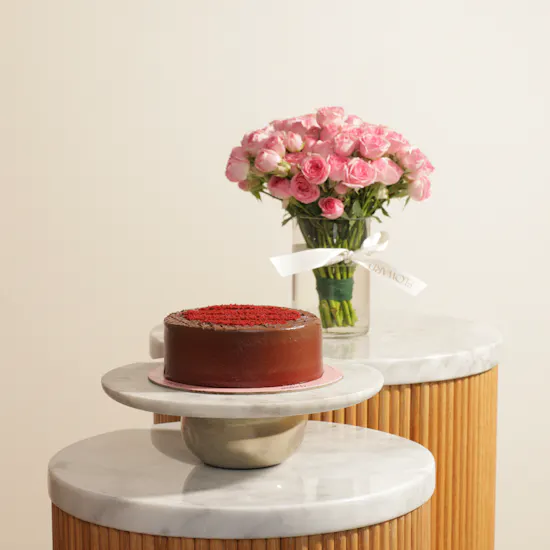 Munch Bakery Red Velvet Chocolate Cake | Majestic Flowers Vase