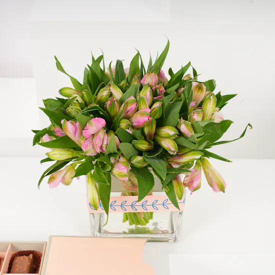 Floward Crunchy Chocolate Box | Alstroemeria Vase
