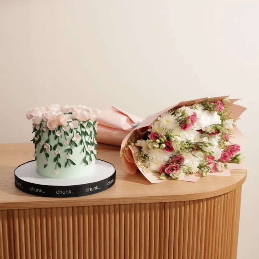 Chunk Wedding Cake | Happiness Bouquet 1