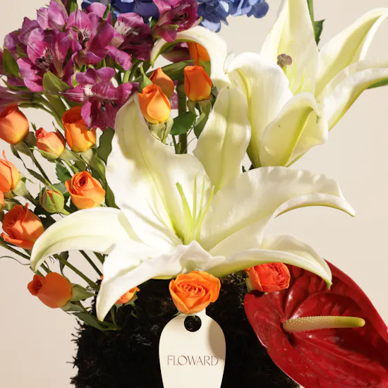Aani & Dani Trifle Pecan Nut Caramel Cake | Color Ascending Flower Vase