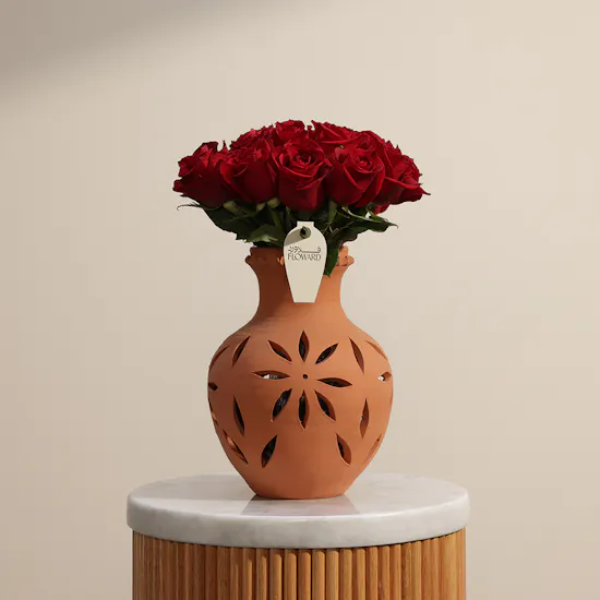 Scarlet Beauty Vase