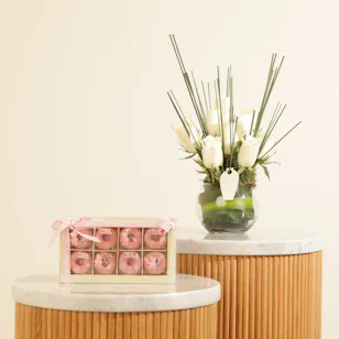 CocoaNuts Baby Gender Doughnut Chocolate Box | Pure Flower Vase CocoaNuts Baby Gender Doughnut Chocolate Box | Pure Flower Vase
