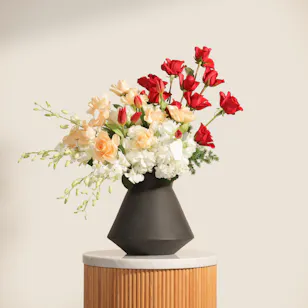 Cheerful Love Flower Vase