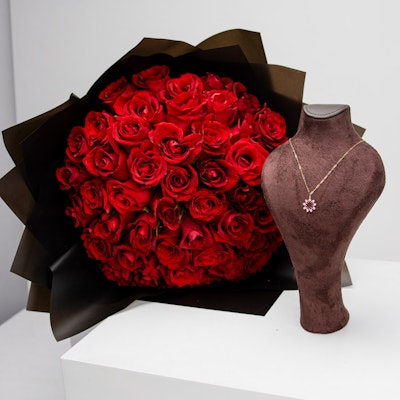 L'Azurde Flower Necklace & 50 Red Roses