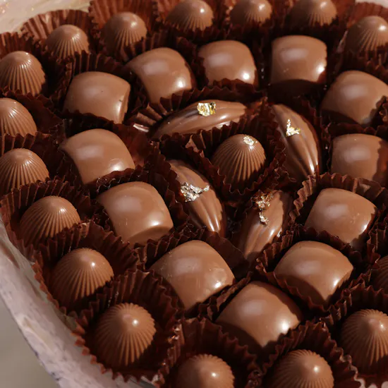 Floward Fancy Chocolate Vase