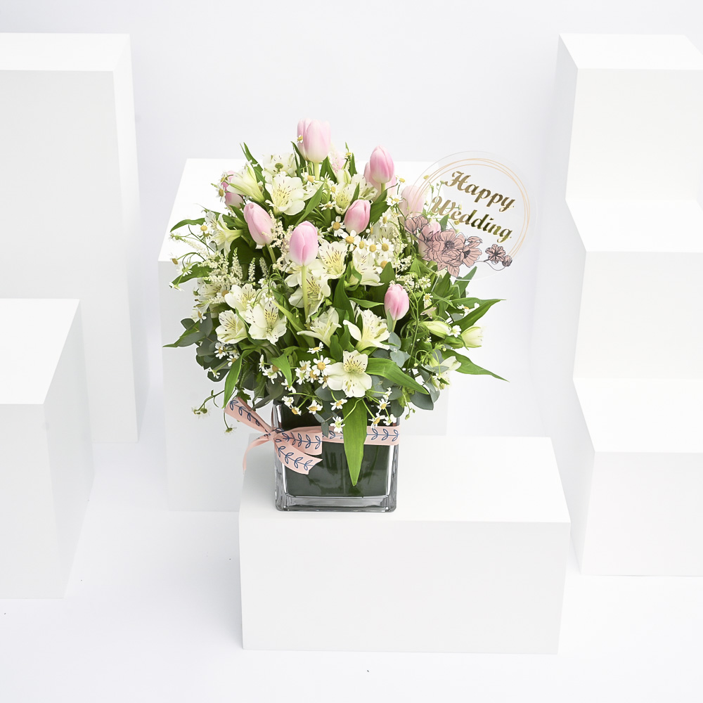 زهور الزفاف الناعمة | مزهرية زجاج