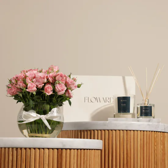 Floward Lovely Orchid Home Gift Set | Lush Baby Roses Vase