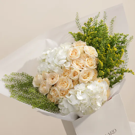 Venchi Murrine Blue Lingottino Chocolate Box | Soft Flower Bouquet