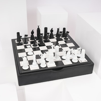 Floward's Black & White Chess Set