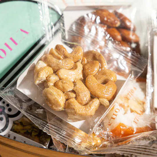 Voila Silver Cloche Mouled Sweet Gift Set | 1.7 kg