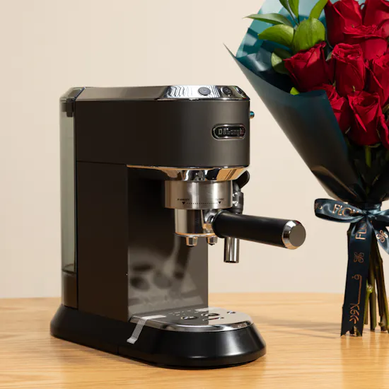 De'Longhi Dedica Pump Espresso Coffee Machine | Classy Red Roses Bouquet