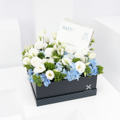 بطاقة اهداء من راف باي باريس مع الأزهار الناعمة