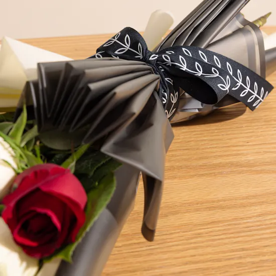 Red & White Roses Bouquet