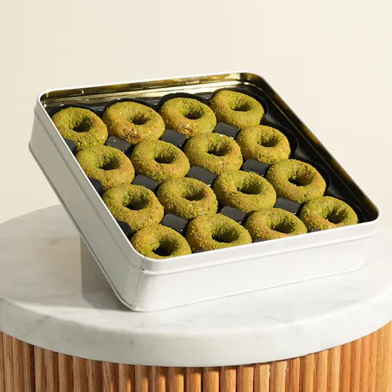 Kaek Blady Kaek Ajwa with pistachio