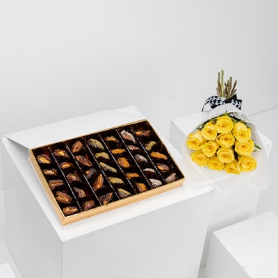 Tamrat Flavored Dates Box with Yellow Roses