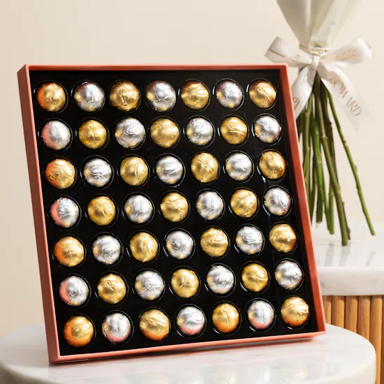Passionelle Mellow Chocolate Box | Pure Floral Harmony Flowers