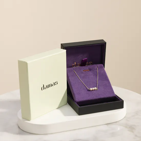 Damas Kiku Pearl Bar Yellow Gold Necklace