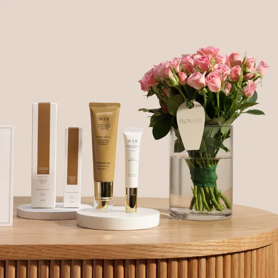 Waldorf Astoria Spa Skin Renewal Facial by Voya Gift Voucher | MSK Skincare Set and Flower Vase