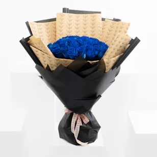 35 Blue Rose | Black Wrap