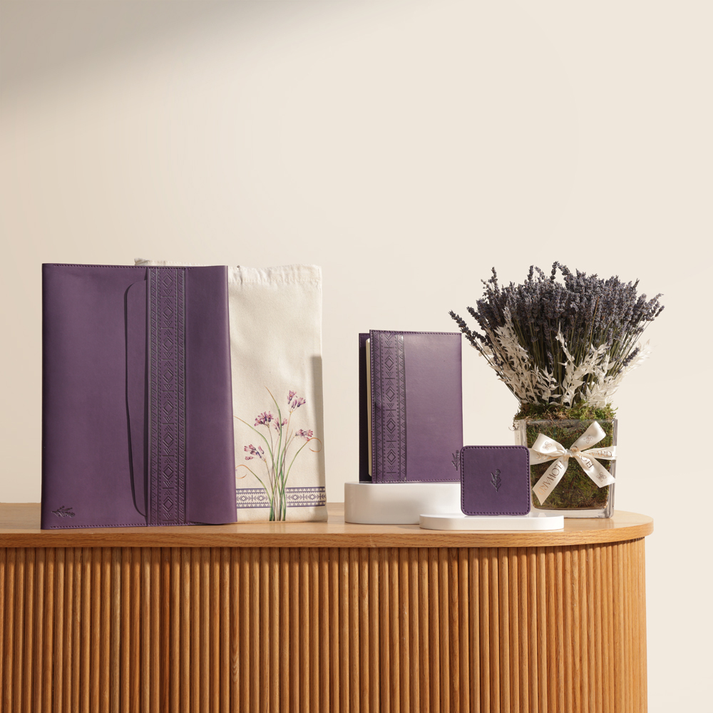 مجموعة أدوات مكتب اللاڤندر من كاسب | فازة زهور الأناقة الساحرة