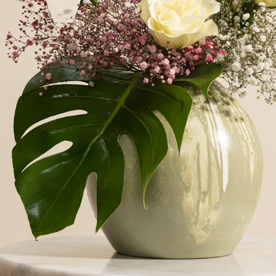 Nno Enchanting Flower Pearly Ribbed Vase