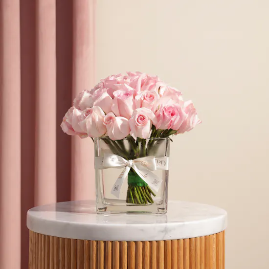 Beautiful Pink Rose Vase | 35 Roses