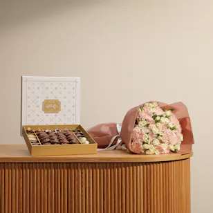 Linne Chocolate Box | Delicate Flower Bouquet