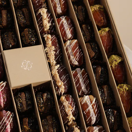 Nua Stuffed Dates Nakheel Cream Box