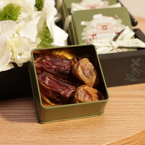 Musa & Palm Dates Favors | White Hydrangea