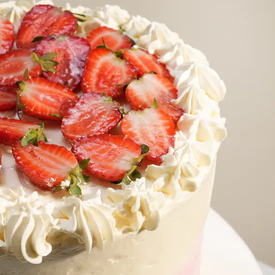 Floward Delicate Pink Ombré Cake