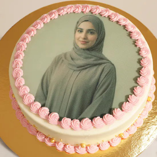 كيك الريد فيلفت وردية مخصصة بالصورة من فلاورد