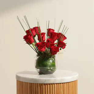 Lovely Bloom Red Roses Vase Lovely Bloom Red Roses Vase