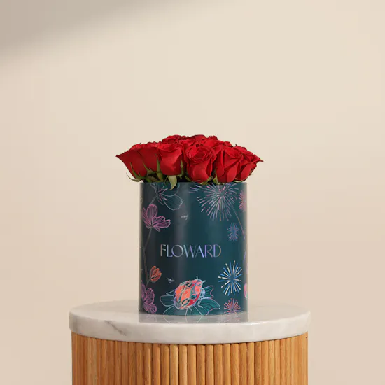 Crimson Red Rose Box | 25 Flowers