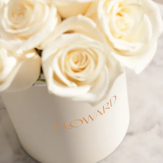 Dreamy White Rose Box | 17 Flowers