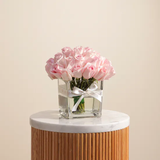 Beautiful Pink Rose Vase | 35 Roses