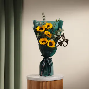 Congratulations on Graduation Flowers Bouquet 