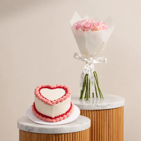Hummingbird Bakery Personalised Vintage Heart Blush Cake | Gorgeous Pink Roses Bouquet