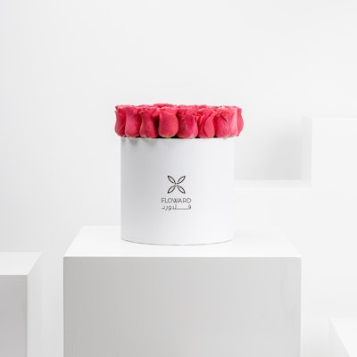 37 Fuchsia Roses | White Box