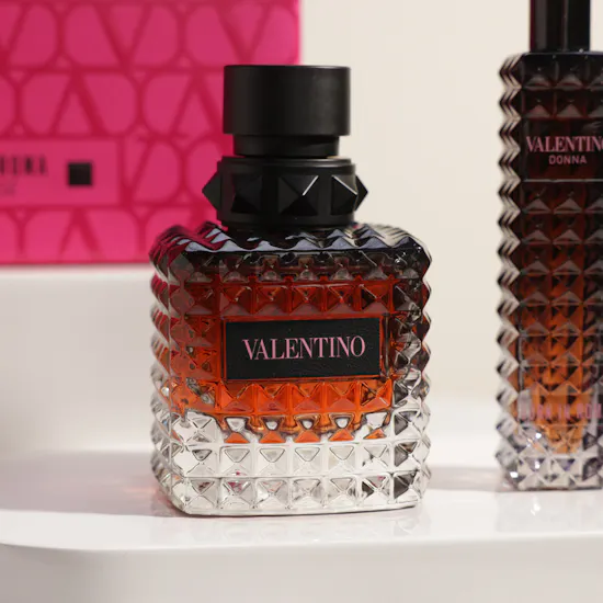 مجموعة عطر دونا بورن ان روما إنتنس أو دي بارفيوم للنساء من فالنتينو