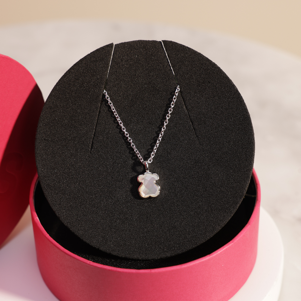 قلادة اللؤلؤ الفضية من توس